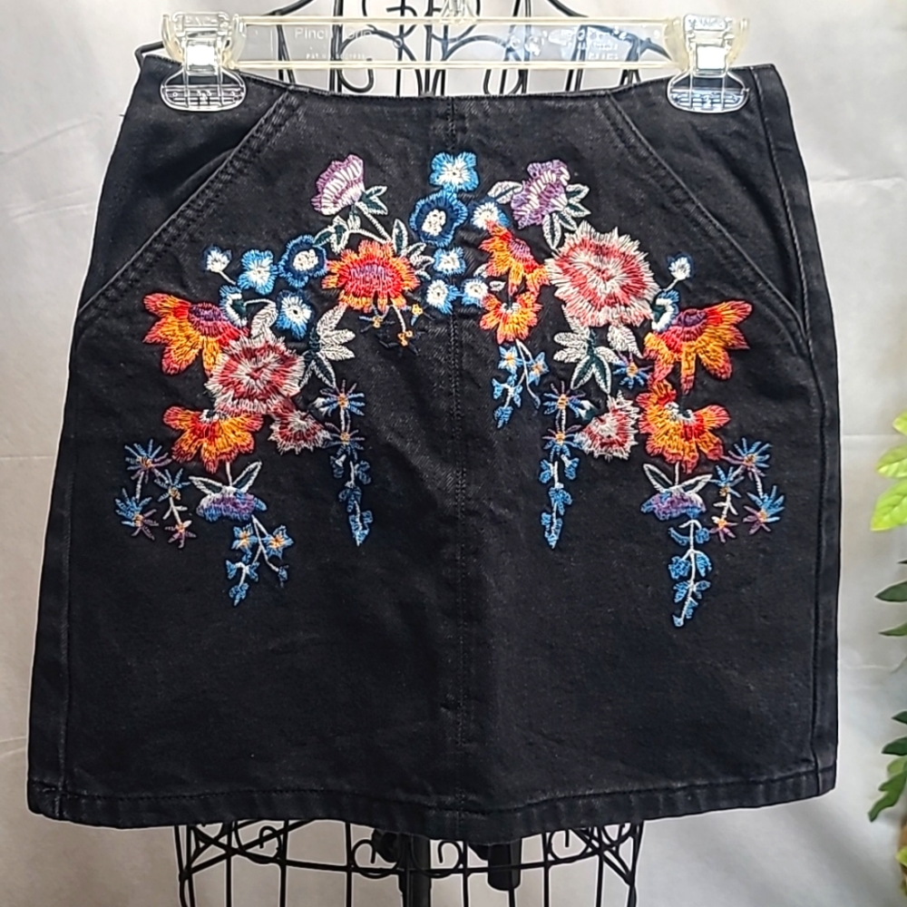 TOPSHOP Floral Embroidered Jean Skirt